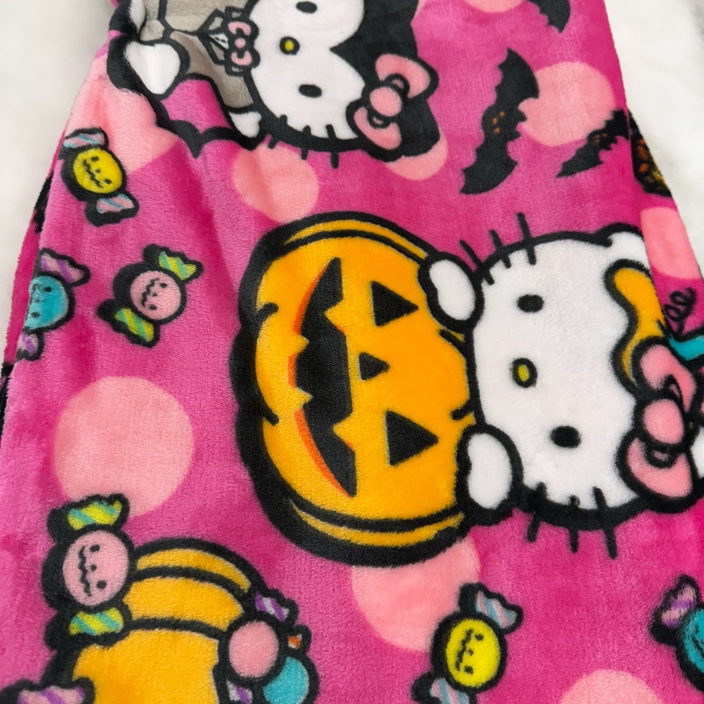 Hello Kitty Pink HALLOWEEN vampire pumpkin Blanket - Picture 4 of 5
